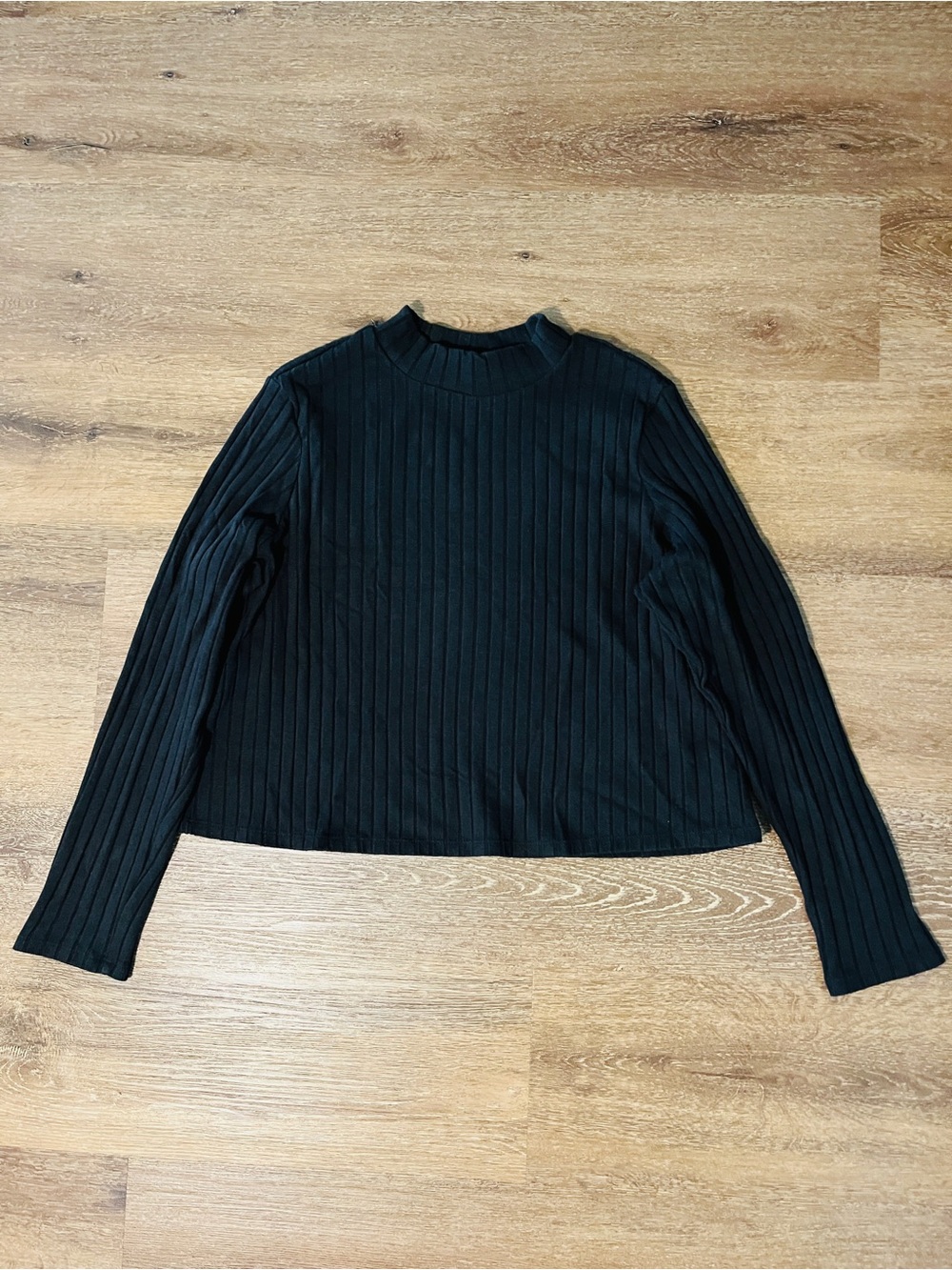 Ribbed Mock-Neck Cropped Long Sleeve Top - Black
